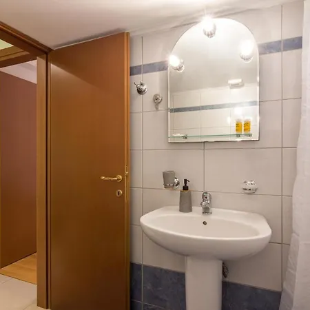 & Modern 2 Bedroom For 5 Ppl Apartment *
