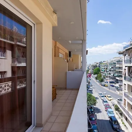 Apartment & Modern 2 Bedroom For 5 Ppl